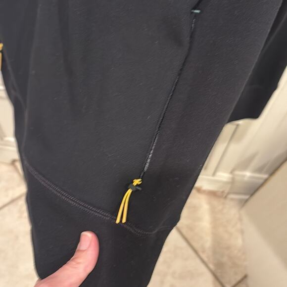 BOMBAS NWOT black sweatshirt - Picture 3 of 6